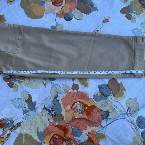 Liverpool Los Angles Tie Waist Large Front Pocket Khaki: Size 2/26 - Picture 5 of 5
